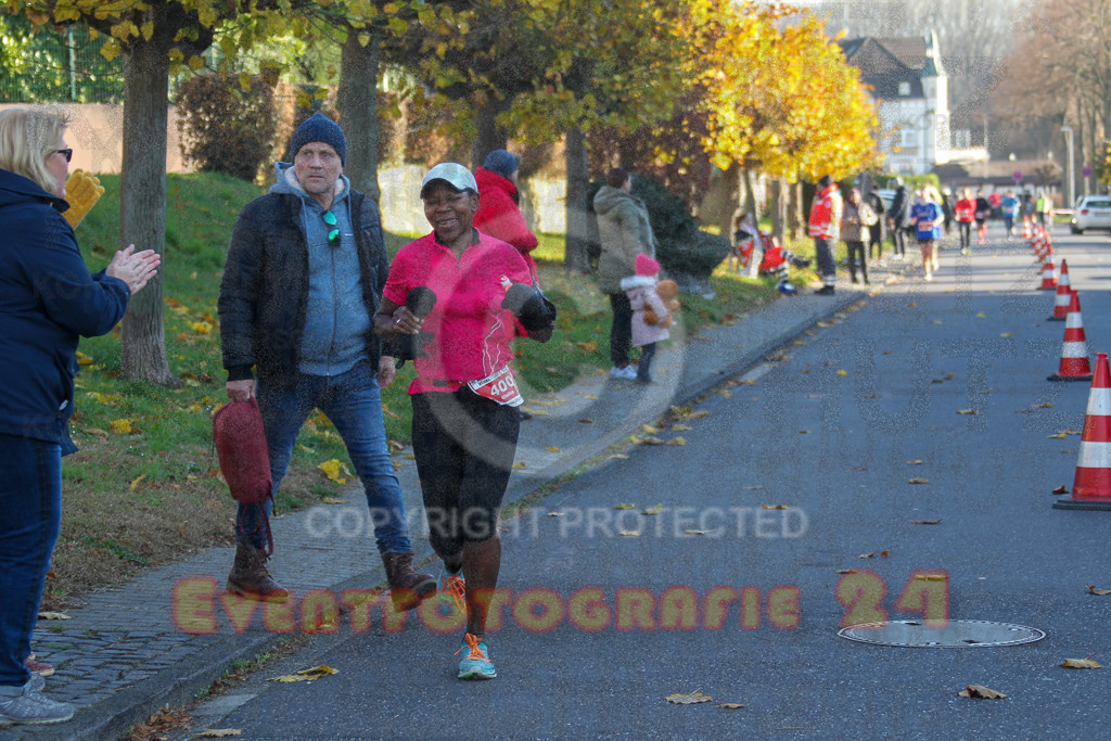 241201_1223_EV4_2327 | Sportfotografie im Rhein-Sieg Kreis, Köln, Bonn, NRW, Rheinland Pfalz, Hessen, etc. Unser Tätigkeitsfeld umfasst den Laufsport vom Volkslauf über den Marathon, Duathlon, Triathon bis zum Ultralauf wie Kölnpfad Ultra oder Schindertrail.