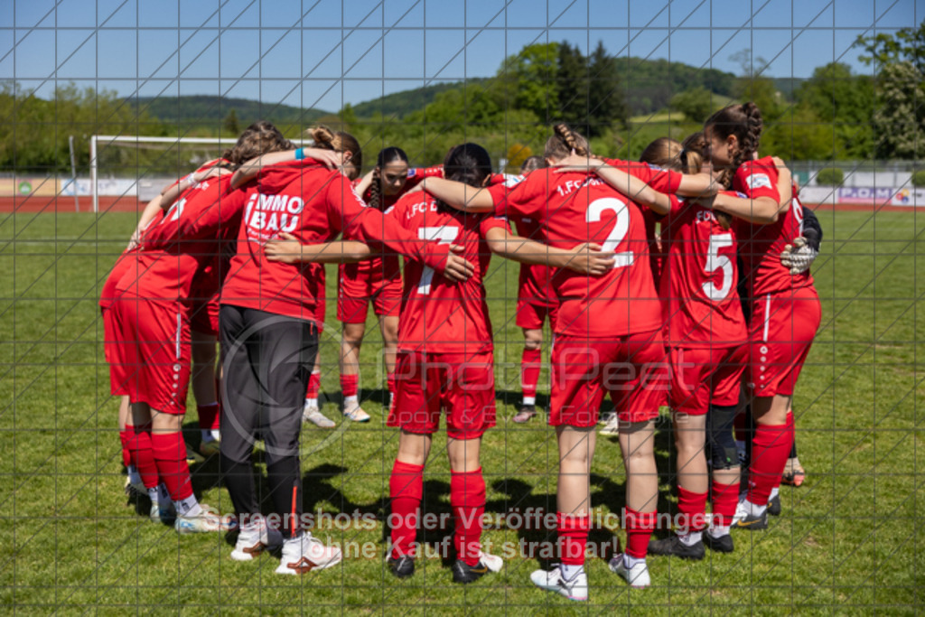 20250510_140044_0103 | #,1.FC Donzdorf (rot) vs. Karlsruher SC (blau), Fussball, EnBW-Oberliga B -Juniorinnen, 23. Spieltag, Saison 2024/2025, Rasenplatz, Lautertal Stadion, Süßener Straße 16, 73072 Donzdorf, 10.05.2025 - 14:00 Uhr,Foto: PhotoPeet-Sportfotografie/Peter Harich