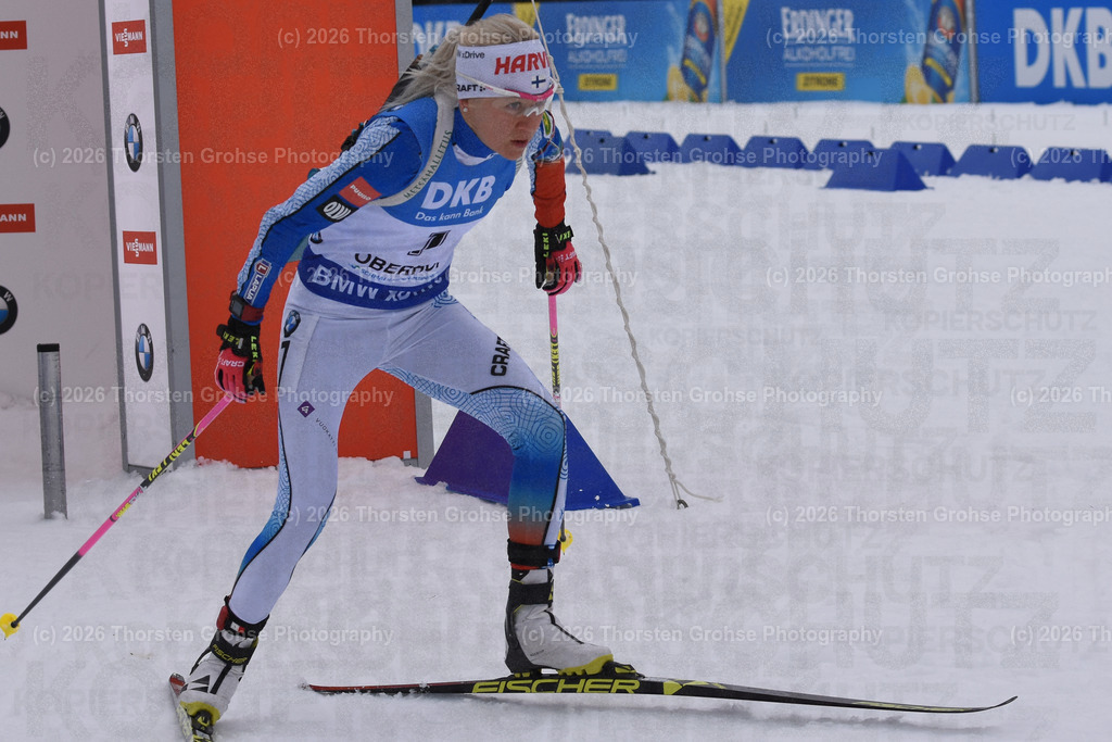 IBU WC Biathlon Oberhof 2018 | MAKARAINEN Kaisa (FIN) beim Start; IBU WC Biathlon Oberhof 2018, 7.5 km Sprint Frauen am 04.01.2018 in der DKB Ski Arena in Oberhof, (Deutschland) - Realisiert mit Pictrs.com