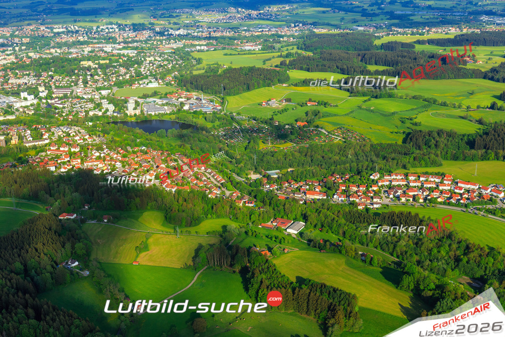 Die Luftaufnahme Rothkreuz - Kempten Allgäu wurde vom UL-Flugzeug (keine Drohne) aus fotografiert.Hohe Druck- Auflösung-die Geschenkidee!