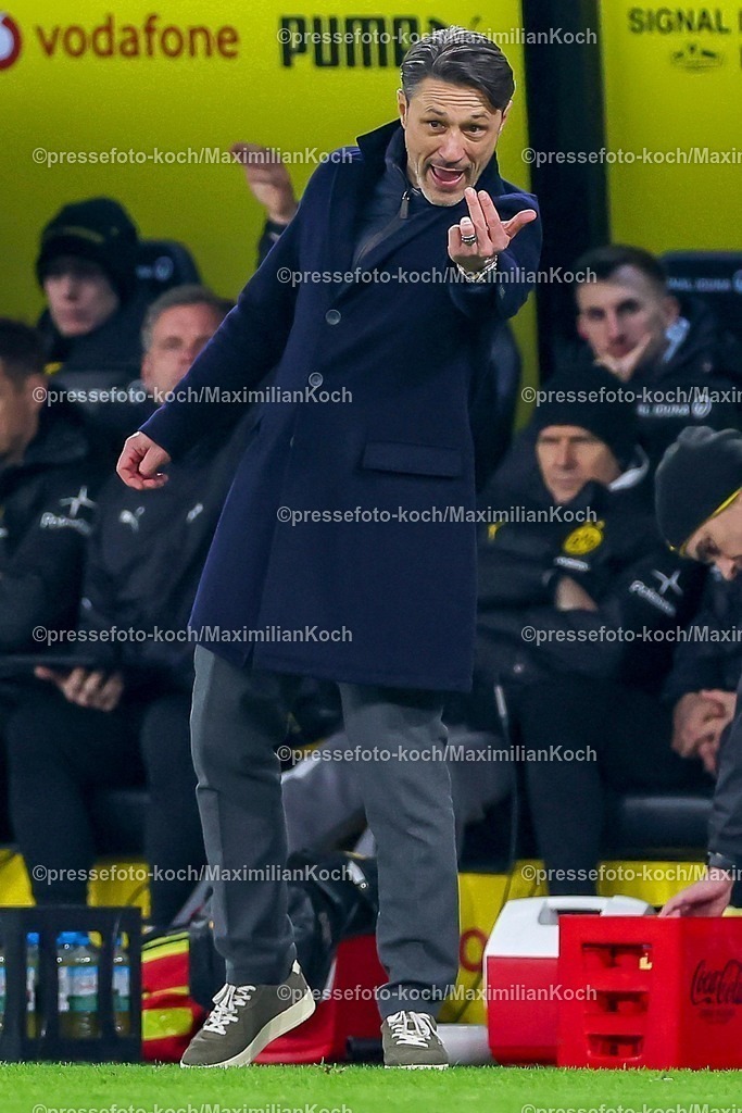 BVB13012601036 | 13.01.2026, Fußball, Borussia Dortmund - SV Werder Bremen,, 1. Fußball Bundesliga, 17. Spieltag, Signal Iduna Park, Saison 2025 2026: Cheftrainer Niko Kovac (BVB #hc) gestikulierend am Spielfeldrand   DFB regulations prohibit any use of photographs as image sequences and or quasi-video.