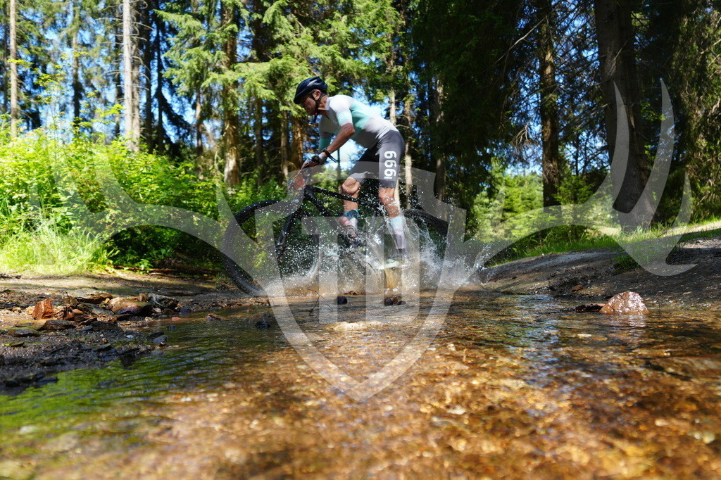 FC605149 | Fotogalerie der Treibjagd im Dunkelwald - Dein MTB Etappenrennen im Erzgebirge - Realisiert mit Pictrs.com