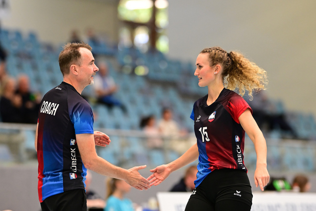 Volleyball I Frauen I Saison 2024-2025 I Regionalliga Nord I VT Hamburg - VSG Lübeck | Der Sportfotograf. - Realisiert mit Pictrs.com