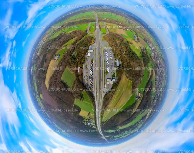 Huenxe240390040A3RaststaetteHuenxe | Luftbild, Autobahn A3 Raststätte Hünxe, Waldgebiet, Erdkugel, Fisheye Aufnahme, Fischaugen Aufnahme, 360 Grad Aufnahme, tiny world, little planet, fisheye Bild, Hünxe, Nordrhein-Westfalen, Deutschland