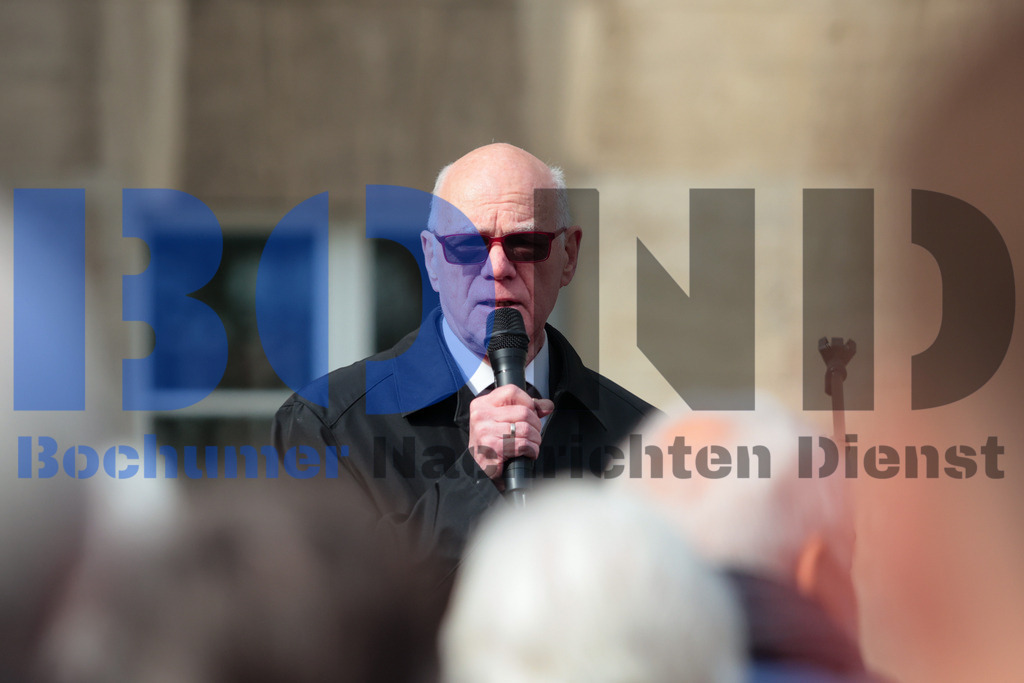 Brandmauer 2024 vor dem Rathaus der Stadt Bochum {date} -  | {headline}



(Foto: Sebastian Sendlak / BOND)

 - Realisiert mit Pictrs.com