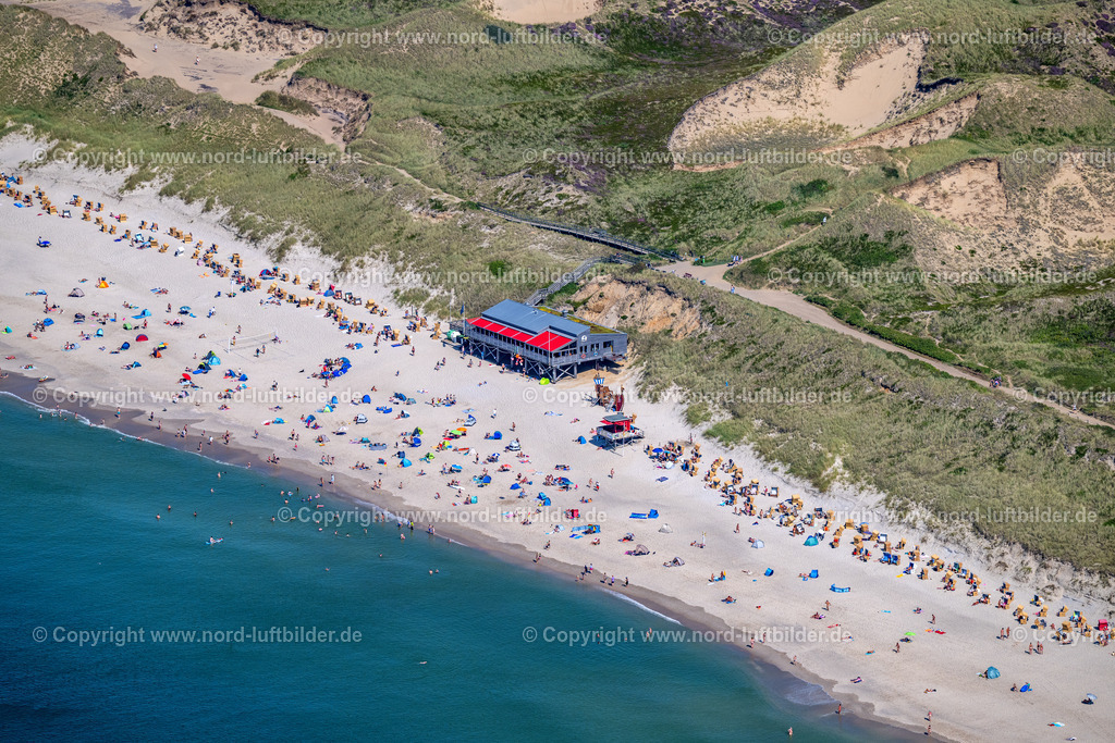 Sylt_Wenningstedt_Strandgaststätte_Onkel_Johnny_ELS_6340130825 | WENNINGSTEDT (SYLT) 13.08.2025 Gebäude des Restaurant " Onkel Johnny's Strandwirtschaft " in Wenningstedt (Sylt) auf der Insel Sylt im Bundesland Schleswig-Holstein, Deutschland. // Building of the restaurant " Onkel JohnnyA?s Strandwirtschaft " in Wenningstedt (Sylt) at the island Sylt in the state Schleswig-Holstein, Germany. Foto: Martin Elsen