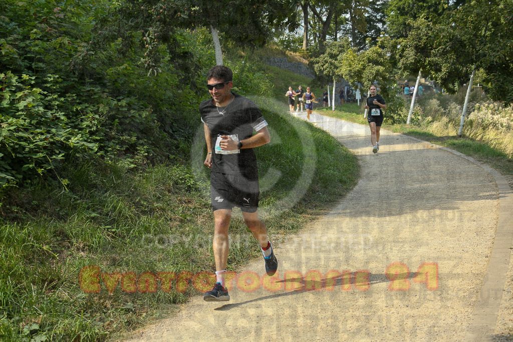 250824_1445_EX1_7456 | Sportfotografie im Rhein-Sieg Kreis, Köln, Bonn, NRW, Rheinland Pfalz, Hessen, etc. Unser Tätigkeitsfeld umfasst den Laufsport vom Volkslauf über den Marathon, Duathlon, Triathon bis zum Ultralauf wie Kölnpfad Ultra oder Schindertrail.