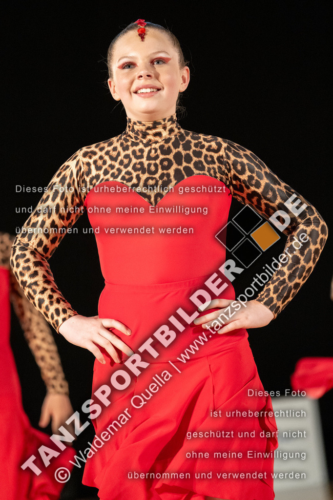 20250504-01053 | Hier finden Sie Tanz Bilder vom Latein und Standard Formationen tanzen. Sportbilder vom Tanzsport. Schöne Fotos und von Weltmeisterschaft, Europameisterschaft, Bundesliga, Regionalliga, Oberliga und Landesliga sowie von GOC Stuttgart, DanceComp, WM Bremen