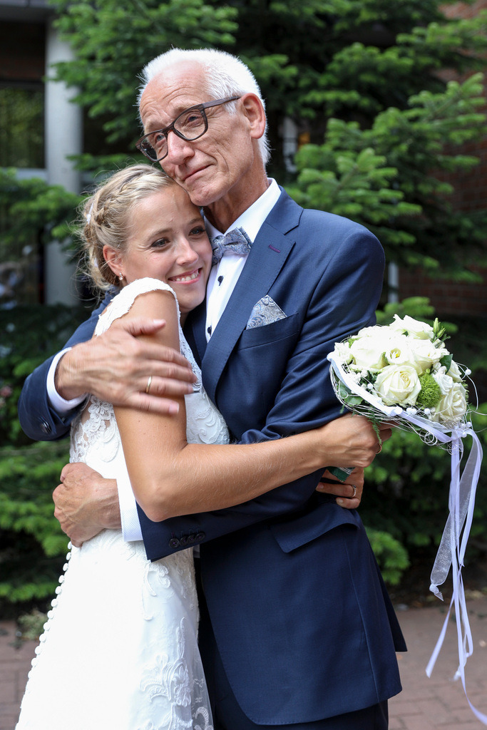 top-top.de Hochzeiten043 | Foto, Video, Fotografie, Videografie, Fotobox, DJ, Discjockey, Musik, Musikbox, Veranstaltung, Photobooth, Amazon, Ebay, Buchtipp, Bestseller, Autor, Verlag, Buch, Wesel, Hamminkeln, NRW, Dinslaken, Rees, Drohne, Hochzeit, Party, Fotobox, Wesel, Fotograf