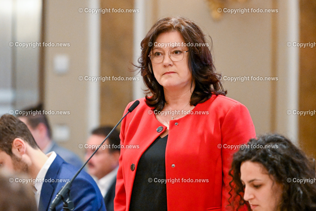 Landhaus Linz_ Promenade_ Landtagssitzung_ 20.04.2023-8 | 20.04.2023, Landhaus Linz AUT, Promenade, Landtagssitzung, im Bild Sabine Engleitner-Neu (SP, Klubobfrau)