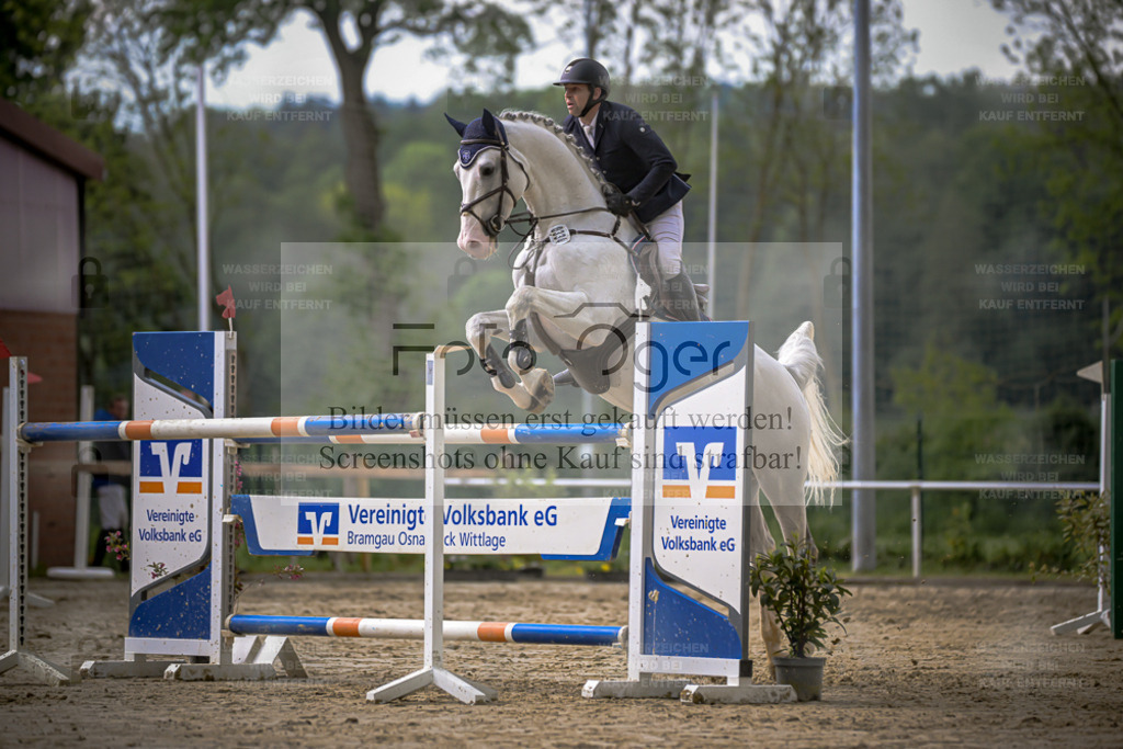20240505-DOS_3366 | Entdecke hochwertige Reitturnierfotos von Foto Oger. Professionell, emotional und authentisch – jetzt Lieblingsmomente im Shop bestellen. - Realisiert mit Pictrs.com