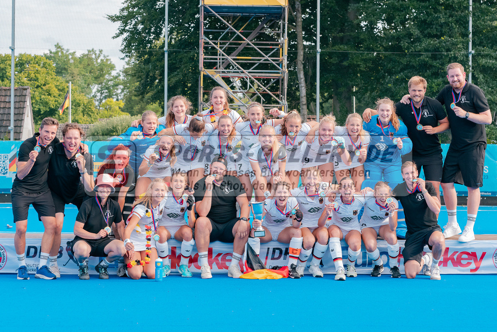 HK_20230716_902605 | Euro Hockey WU18 Siegerehrungen Championship Girls &amp; Boys am 16.7.2023 CHTC , Krefeld ,