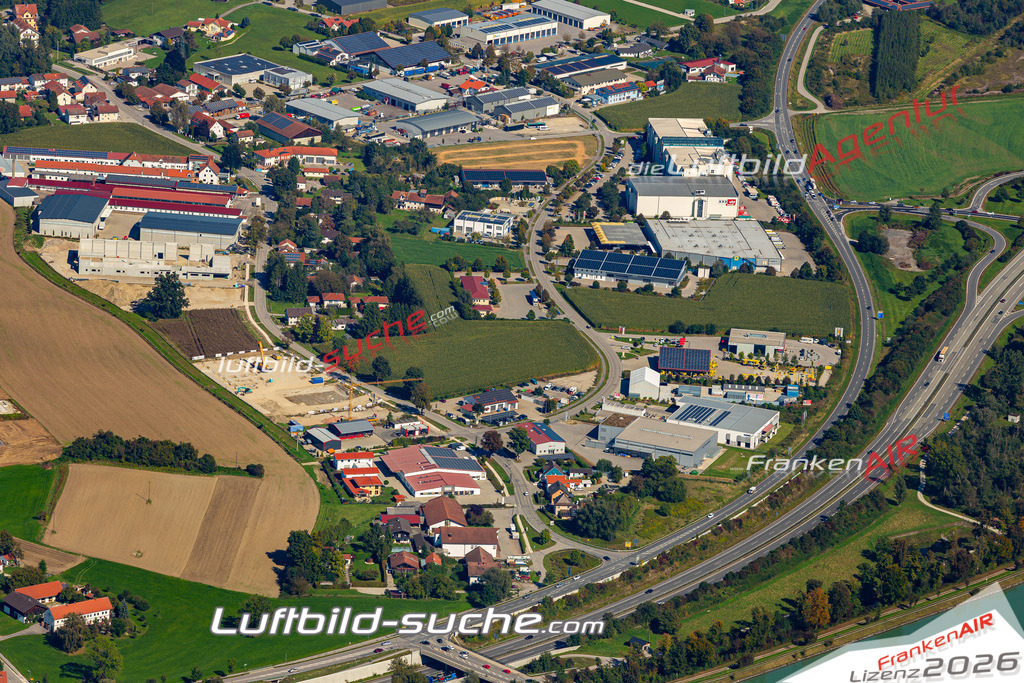 Aktuelles Luftbild von Gewerbegebiet Neuötting Kauf mit Lizenz / Bildrechten möglich- Die Luftaufnahme wurde 2021 mittels UL-Flugzeug erstellt ( keine Drohne ) - hochauflösende Kamera-Systeme von  Canon -Beste Qualität - Für grossformatige Ausdrucke geeignet. Die Geschenkidee !