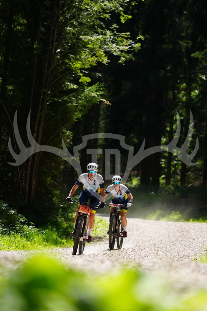 FC102359 | Fotogalerie der Treibjagd im Dunkelwald - Dein MTB Etappenrennen im Erzgebirge - Realisiert mit Pictrs.com