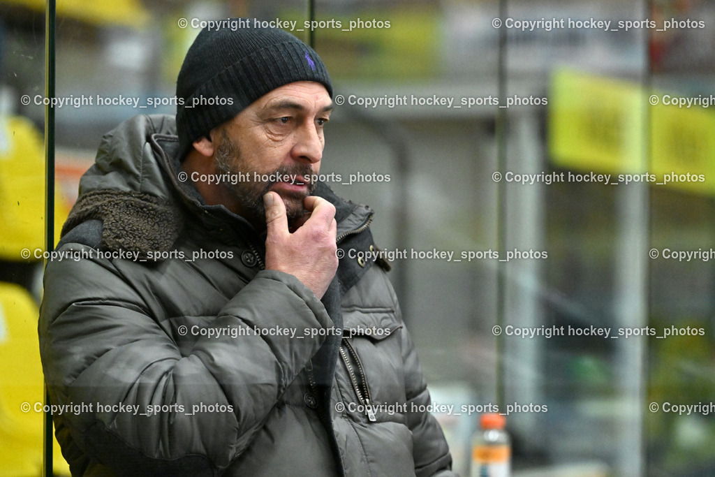 EC Kellerberg vs. EC Arnoldstein | Headcoach Tischner Wolfgang EC Kellerberg, EC Kellerberg vs. EC Arnoldstein, EC Kellerberg vs. EC Arnoldstein am 03.02.2025 in Villach (Stadthalle Villach), Austria, (Photo by Bernd Stefan)