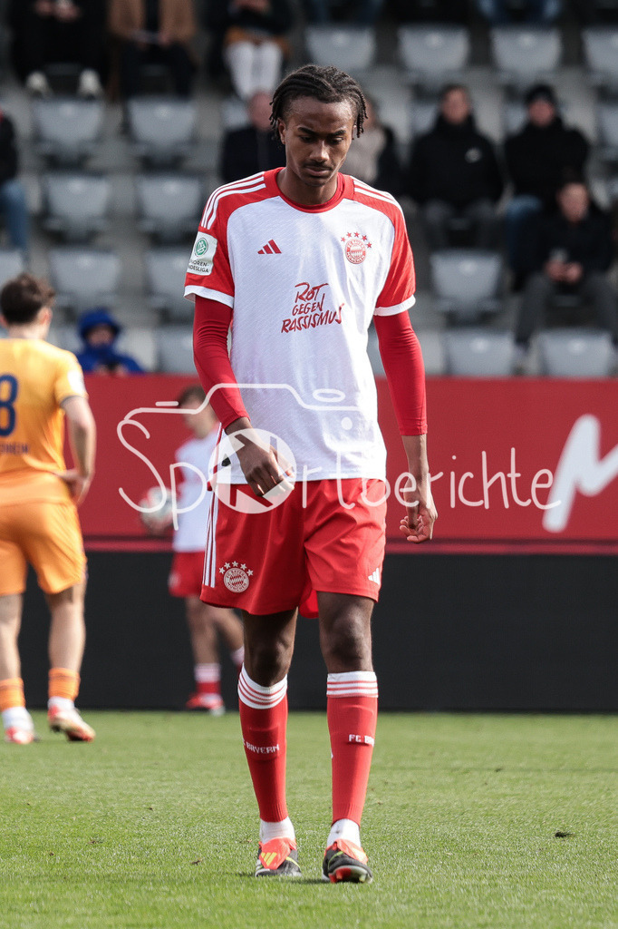 FC Bayern München U19 - TSG 1899 Hoffenheim U19 | Jonah KUSI-ASARE (FCB #9) in Aktion ( Freisteller / Einzelfoto