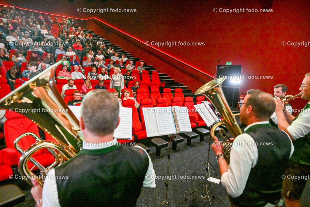 Wels_ Star Movie_ Rehragoutrendezvous_ 09.08.2023-28 | 09.08.2023, Wels, AUT, Star Movie, Kino, Rehragoutrendezvous, Kinopremiere, im Bild Blasmusik Quartett Birnstingl vom Musikverein Gunskirchen spielen im Kinosaal