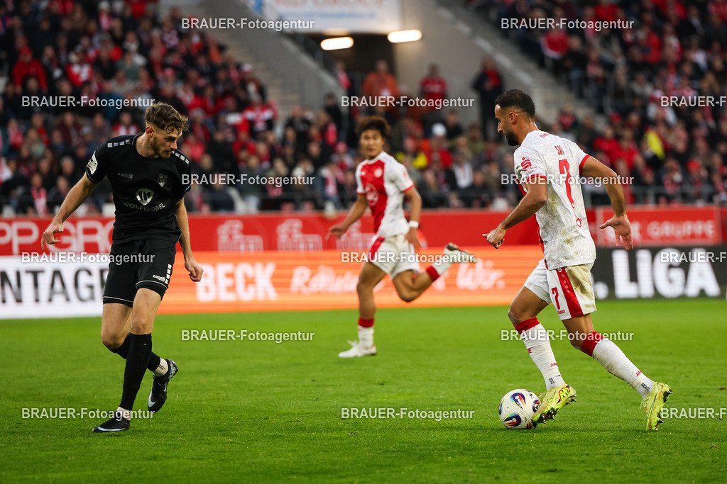 Rot-Weiss Essen - 1.Fc Schweinfurt | Essen, Deutschland, 02.11.2025 Ramien Safi  (Rot-Weiss Essen) Einzelaktion während des 3.Liga Spiels zwischen  Rot-Weiss Essen und 1.Fc Schweinfurt am 02.11.2025 im Stadion an der Hafenstraße in Essen. (Foto von Timo Bluhmki-Schmidt/Brauer Fotoagentur