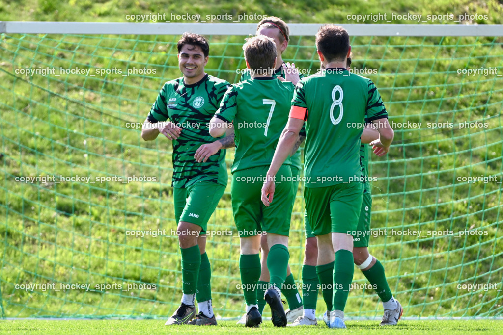 SC Landskron vs. FC Faakersee | #8 Philipp Gatti SC Landskron, #7 Markus Ulbing SC Landskron, Jubel SC Landskron Mannschaft, #9 Damjan Jovanovic SC Landskron, #14 Daniel Arneitz SC Landskron, #23 Jona Jakob Steinwender SC Landskron, SC Landskron vs. FC Faakersee, SC Landskron vs. FC Faakersee am 27.04.2025 in Villach (Sportanlage Landskron), Austria, (Photo by Bernd Stefan)