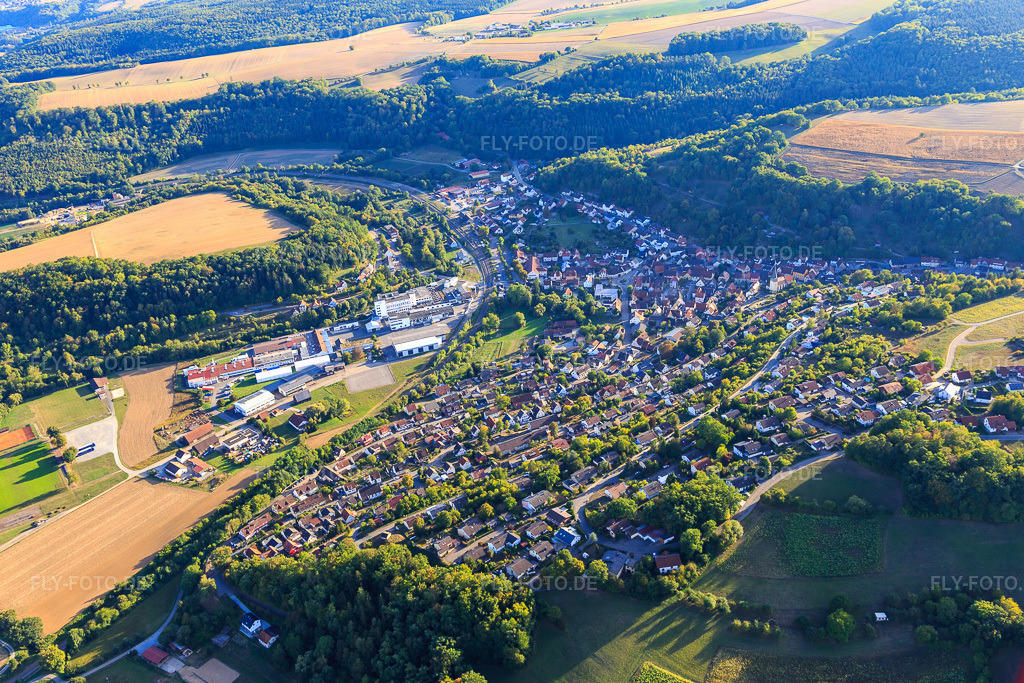 Luftbild: Dorfansicht im Seckachtal aus Norden in Roigheim im Bundesland Baden-Württemberg in Deutschland. Foto: IMG_111473.jpg vom 09.09.2018 durch Werner Riehm/FLY-FOTO.de