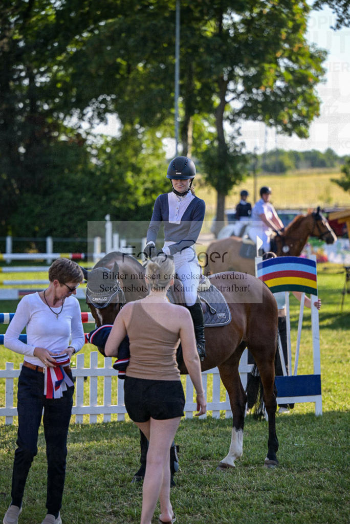 Reitturnier Voxtrup | Entdecke hochwertige Reitturnierfotos von Foto Oger. Professionell, emotional und authentisch – jetzt Lieblingsmomente im Shop bestellen.Deutschlandweite Turnierfotografie. - Realisiert mit Pictrs.com