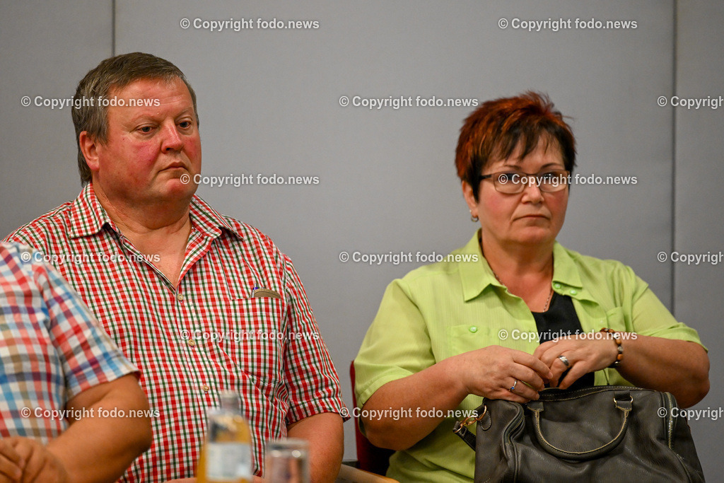 Pressekonferenz ADX Energy_ 07.09.2023-8 | 07.09.2023, Presseclub Linz, AUT, Pressekonferenz ADX Energy, Stimmungslage zur Gasexploration in Molln, im Bild Landwirte aus der Region