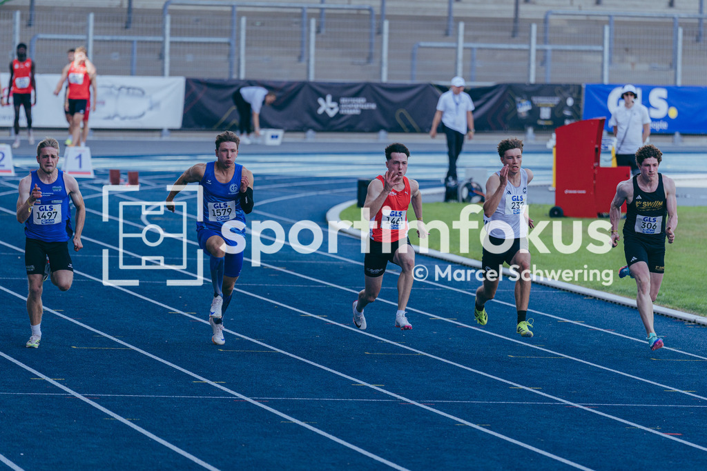 DM U23 U18 Bochum 2026 | Till Morawietz (TV Gladbeck 1912), Startnummer 1579, Nils Bovekamp (LG Brillux Münster), Startnummer 1461,Tim Spiegel (SCC Berlin), Startnummer 232, 100-Meter-Lauf, Halbfinale mU23,Deutsche Meisterschaften der U18 &amp; U23 2026, Lohrheidestadion Bochum-Wattenscheid, 04.07.2026 Foto: Marcel Schwering / sportimfokus - Realisiert mit Pictrs.com