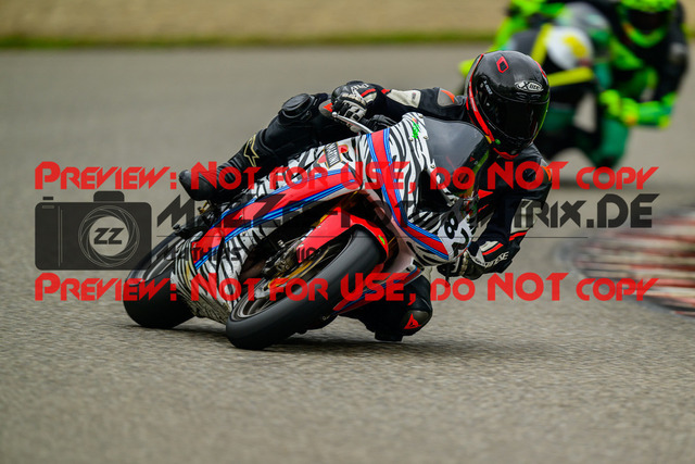 MaZZes_Fotomatrix_20241003_6007705_7990 | ROT