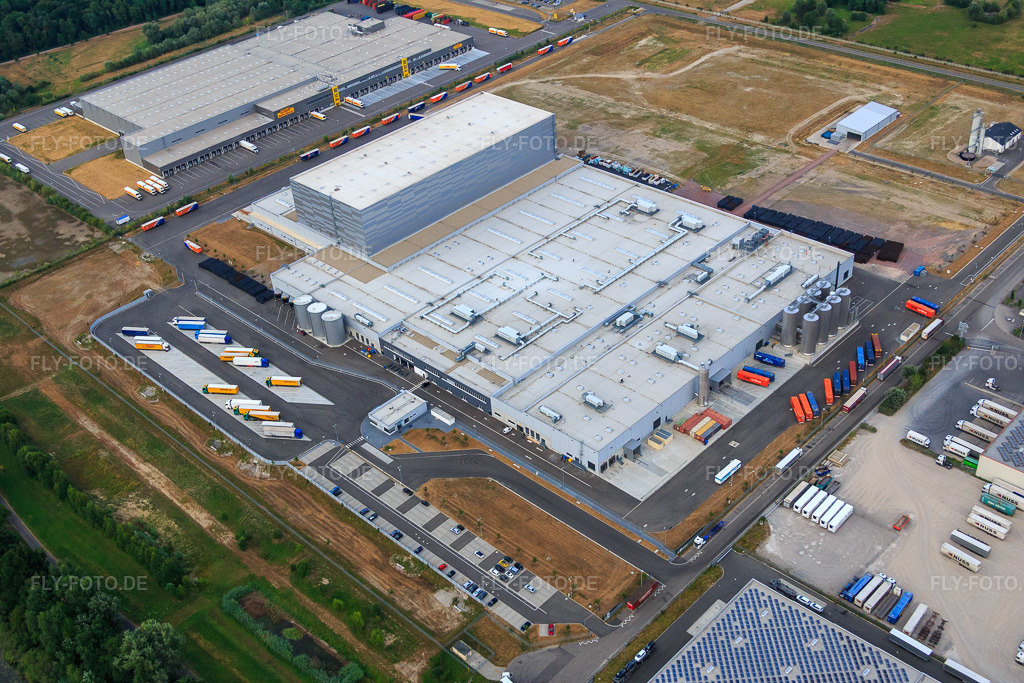 Luftbild: Pfälzer Erfrischungsgetränke GmbH in Wörth am Rhein im Bundesland Rheinland-Pfalz in Deutschland. Foto: IMG_083758.jpg vom 24.07.2015 durch Werner Riehm/FLY-FOTO.deMEG Gruppe - MEG Gruppe