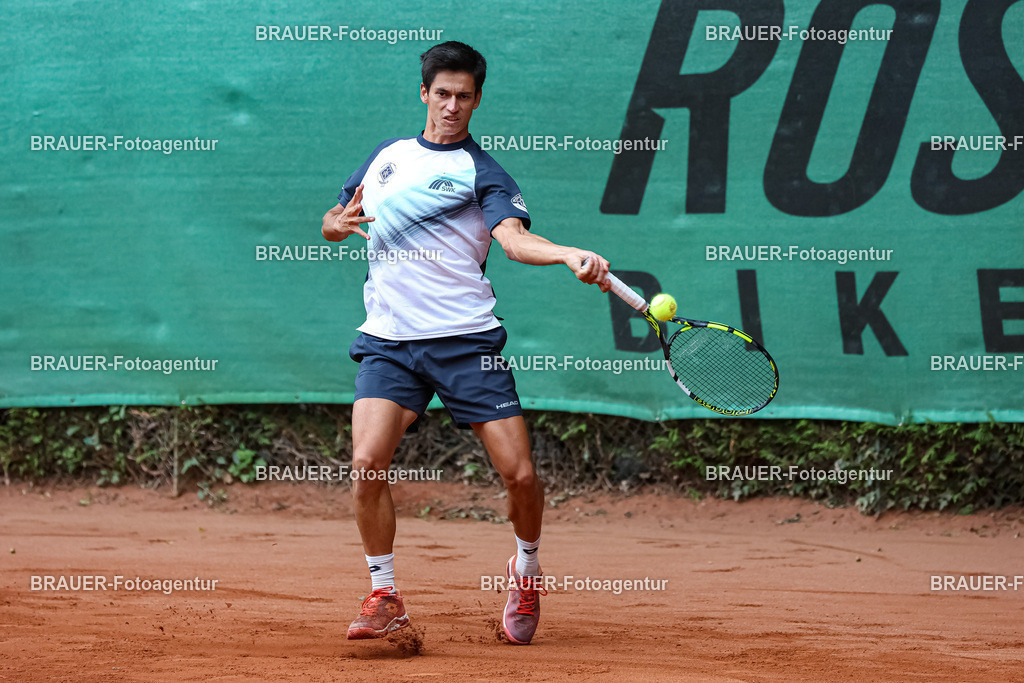 HTC Blau-Weiß Krefeld - LTTC Rot-Weiß Berlin  | Krefeld, Deutschland 21.07.2023, Carlos Sanchez Jover (HTC Blau-Weiß Krefeld) gegen Oriol Roca-Botalla (LTTC Rot-Weiss Berlin) ,

bei der 2. Tennis Bundesliga Nord Begegnung zwischen HTC Blau-Weiß Krefeld und LTTC Rot-Weiß Berlin am 21.07.2023 in Krefeld.

(Foto: BRAUER-Fotoagentur)
 
