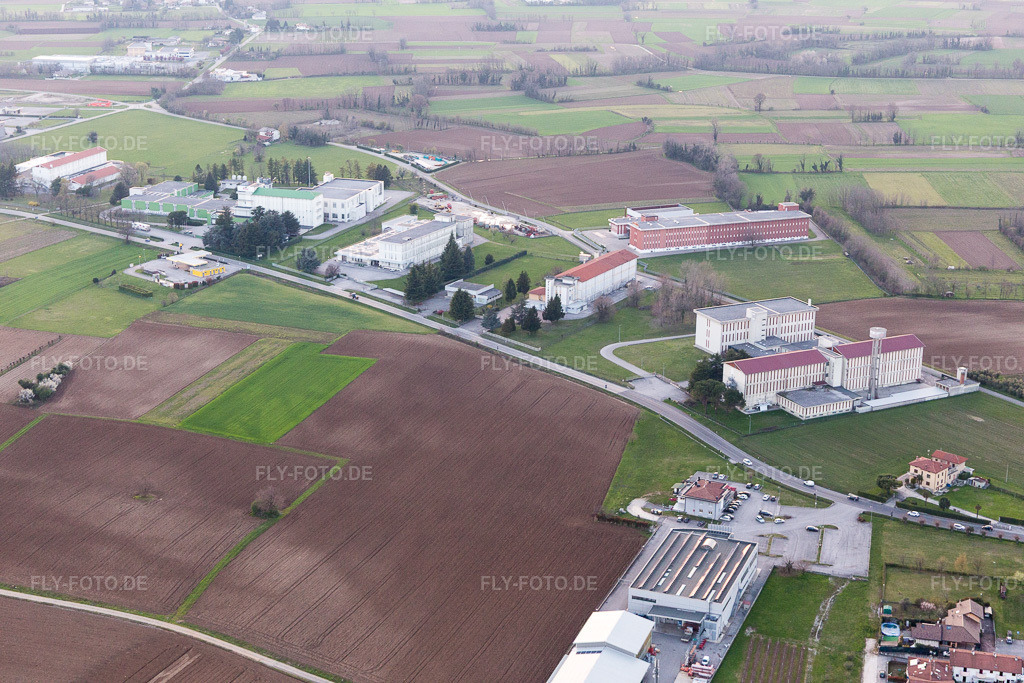 Luftbild: Ortsansicht in San Daniele del Friuli im Bundesland Udine in Italien. Foto: IMG_105633.jpg vom 07.04.2018 durch Werner Riehm/FLY-FOTO.de