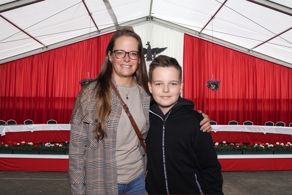 top-top.de 240928-102 | Foto, Video, Fotografie, Videografie, Fotobox, DJ, Discjockey, Musik, Musikbox, Veranstaltung, Photobooth, Amazon, Ebay, Buchtipp, Bestseller, Autor, Verlag, Buch, Wesel, Hamminkeln, NRW, Dinslaken, Rees, Drohne, Hochzeit, Party, Fotobox, Wesel, Fotograf