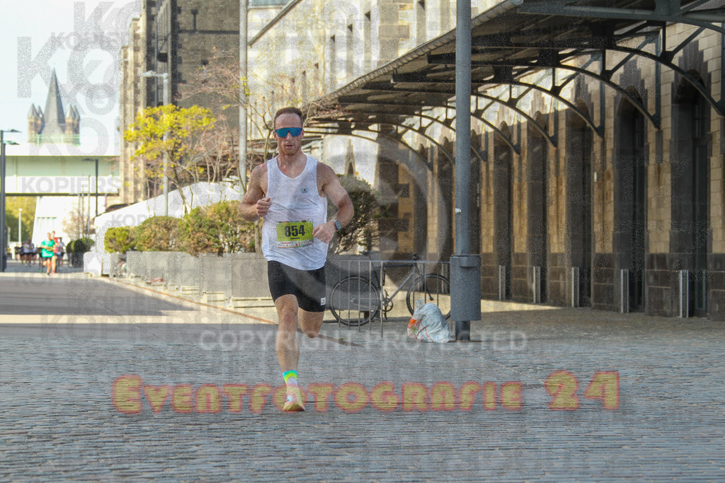 250920_1448_EV4_7177 | Sportfotografie im Rhein-Sieg Kreis, Köln, Bonn, NRW, Rheinland Pfalz, Hessen, etc. Unser Tätigkeitsfeld umfasst den Laufsport vom Volkslauf über den Marathon, Duathlon, Triathon bis zum Ultralauf wie Kölnpfad Ultra oder Schindertrail.