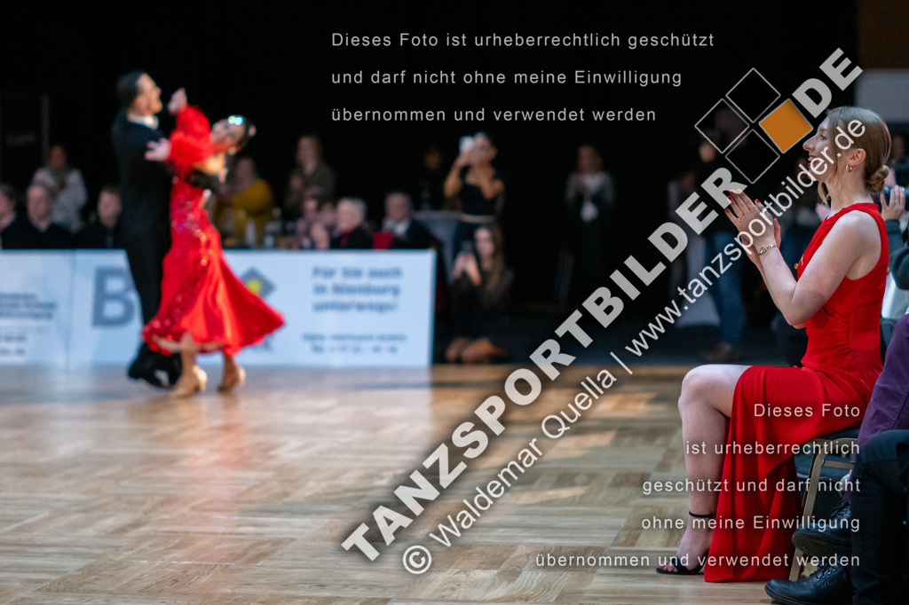 20250118-10860 | Hier finden Sie Tanz Bilder vom Latein und Standard Formationen tanzen. Sportbilder vom Tanzsport. Schöne Fotos und von Weltmeisterschaft, Europameisterschaft, Bundesliga, Regionalliga, Oberliga und Landesliga sowie von GOC Stuttgart, DanceComp, WM Bremen