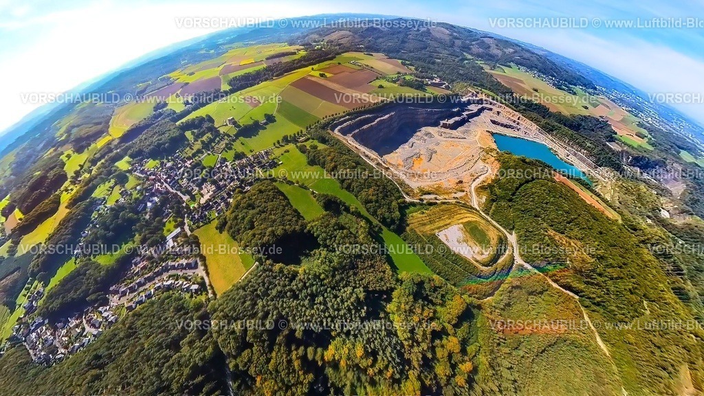 Balve230990258EisbornSteinbruchBlaueLagune | Luftbild, Steinbruch Asbeck und der Grubensee Blaue Lagune, Erdkugel, Fisheye Aufnahme, Fischaugen Aufnahme, 360 Grad Aufnahme, tiny world, Eisborn, Balve, Sauerland, Nordrhein-Westfalen, Deutschland