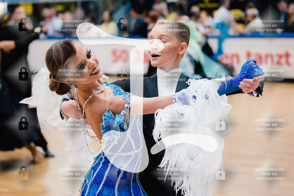 Hessen Tanzt WDSF Open Junior II Standard 5th (217) Vitalii Karnaukhov _ Elizaveta Beloedova (TC Rot-Weiß Leipzig)-2025-05-17-7433 | Webshop for digital downloads and prints of dance sport, event & show photographer Julian Link - Realisiert mit Pictrs.com