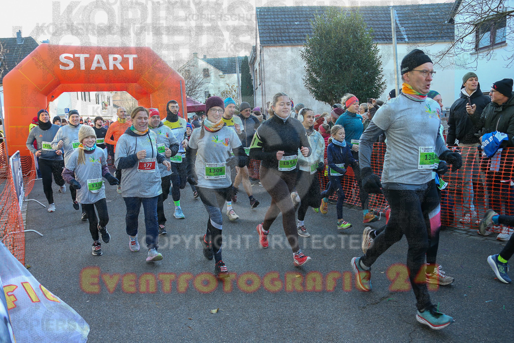 241201_1025_EX1_8112 | Sportfotografie im Rhein-Sieg Kreis, Köln, Bonn, NRW, Rheinland Pfalz, Hessen, etc. Unser Tätigkeitsfeld umfasst den Laufsport vom Volkslauf über den Marathon, Duathlon, Triathon bis zum Ultralauf wie Kölnpfad Ultra oder Schindertrail.
