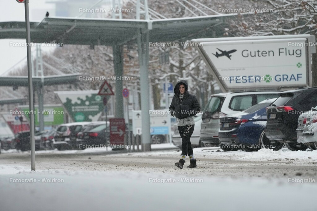 20221218  Deuschland Nuernberg - Airport-26 | Fotografie Woldron