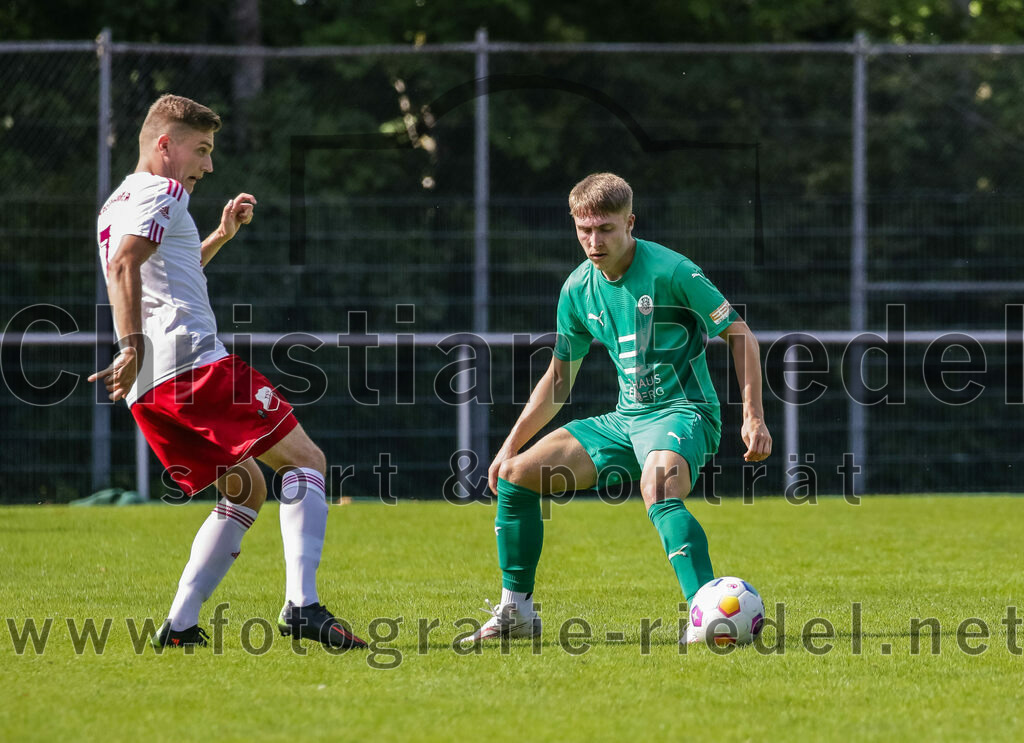2023-08-26_038_TSV_Ebersberg_gegen_TSV_Oberpframmern | Ebersberg, Deutschland, 26.08.2023:
Fußball, Kreisliga 2023 / 2024, 2. Spieltag, TSV 1877 Ebersberg gegen TSV Oberpframmern, Endergebnis: 5:1

Maximilian Probst (TSV Oberpframmern, #7), Thomas Grünwald (TSV 1877 Ebersberg, #3)

Foto: Christian Riedel / fotografie-riedel.net