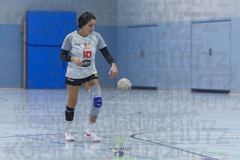 Frauen Oberliga Mitte (HHV); HSG Eibelshausen/Ewersbach - HSG Wettenberg II | Frauen Oberliga Mitte (HHV); HSG Eibelshausen/Ewersbach - HSG Wettenberg II am 13.12.2025 in Steinbrücken (Sporthalle am Hammerweiher)Photo © 2025 - Jörg Heinrich - Realisiert mit Pictrs.com