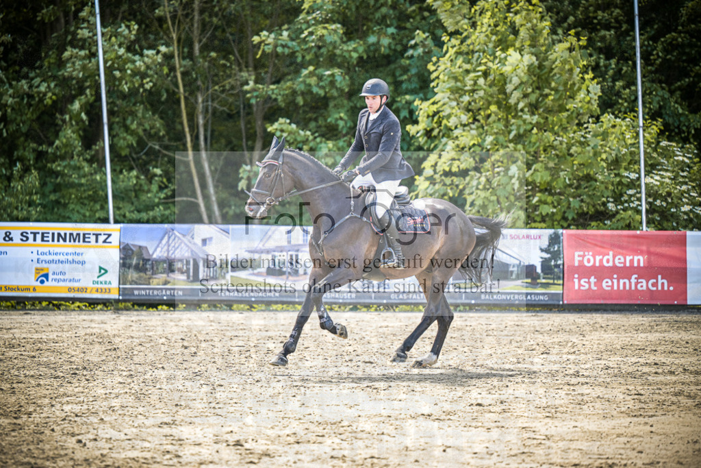 DOS_3025 | Entdecke hochwertige Reitturnierfotos von Foto Oger. Professionell, emotional und authentisch – jetzt Lieblingsmomente im Shop bestellen.Deutschlandweite Turnierfotografie. - Realisiert mit Pictrs.com