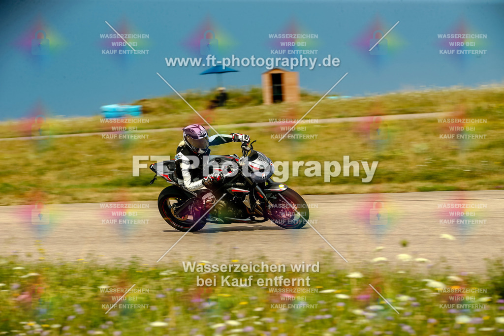 Chambley Juli-0654 | Hier findet Ihr Bilder von Touristenfahrten auf der Nürburgring Nordschleife oder von anderen Veranstaltungen die ich besucht habe. Viel Spass beim Durch Schauen 