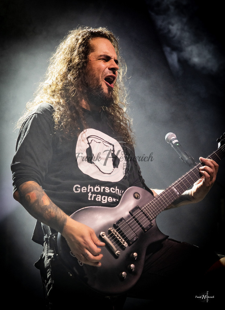 Justice Geiselwind 31.10.2025 | Frank Herberich Fotografie, Frank Herberich, Fotografie, Hochzeit, Portrait, St. Peter Ording, Ording, Westerhever, Nordsee, Frank Fotografie, Hardheim,  Odenwald,Walldürn, Band,Eventfotografie - Realisiert mit Pictrs.com