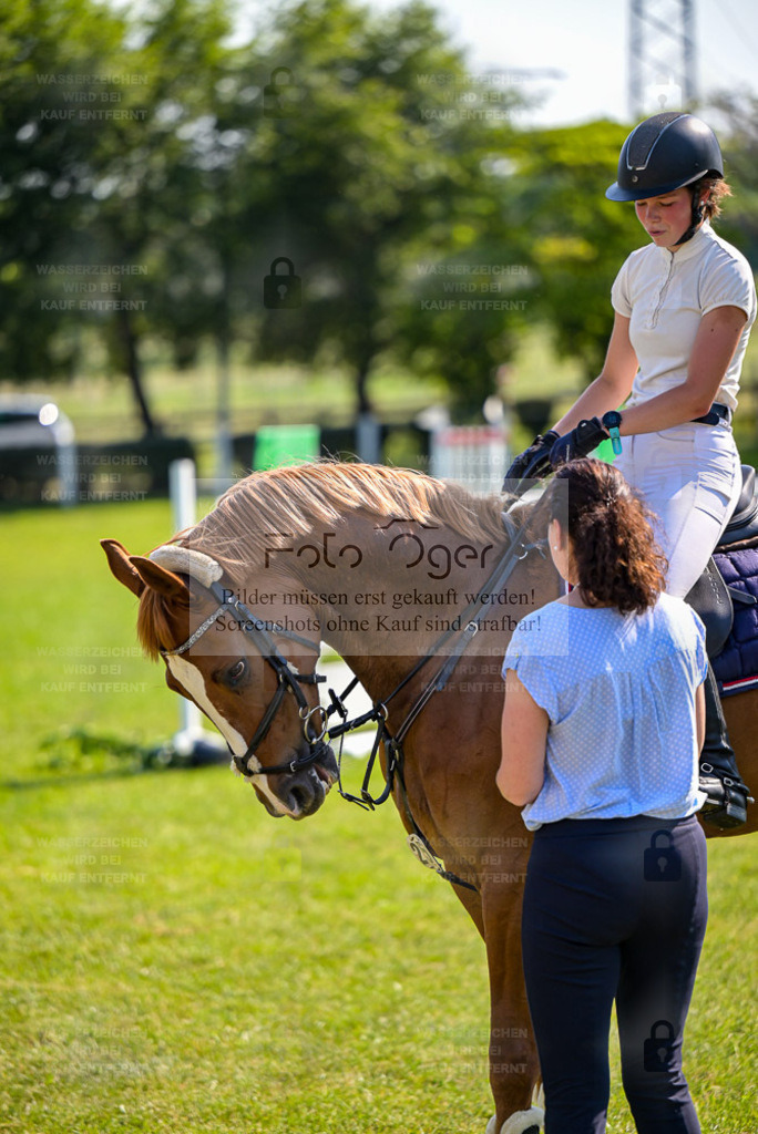 Reitturnier Voxtrup | Entdecke hochwertige Reitturnierfotos von Foto Oger. Professionell, emotional und authentisch – jetzt Lieblingsmomente im Shop bestellen. - Realisiert mit Pictrs.com