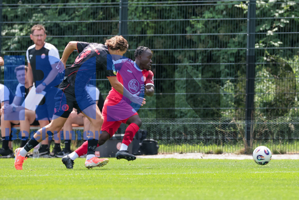 SES_ESSFKO20250712-6 | bond - Realisiert mit Pictrs.com