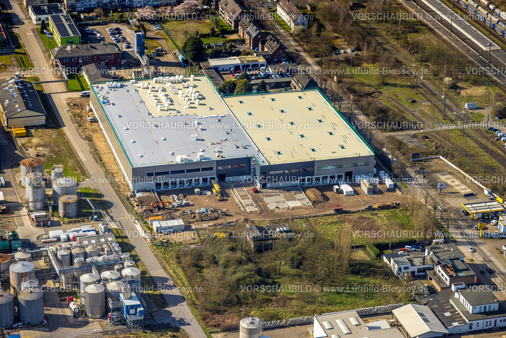 Emmerich240313048 | Luftbild, Baustelle mit Neubau Hallenkomplex Immobilienunternehmen Hillwood an der Reeser Straße am Hafen, Emmerich am Rhein, Nordrhein-Westfalen, Deutschland