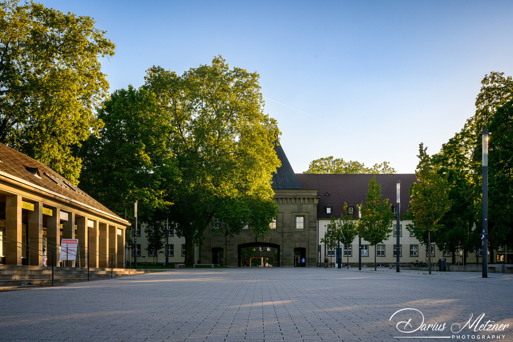 Die Johannes Gutenberg-Universität Mainz | Die Johannes Gutenberg-Universität Mainz (JGU) ist eine Universität in der rheinland-pfälzischen Landeshauptstadt Mainz.