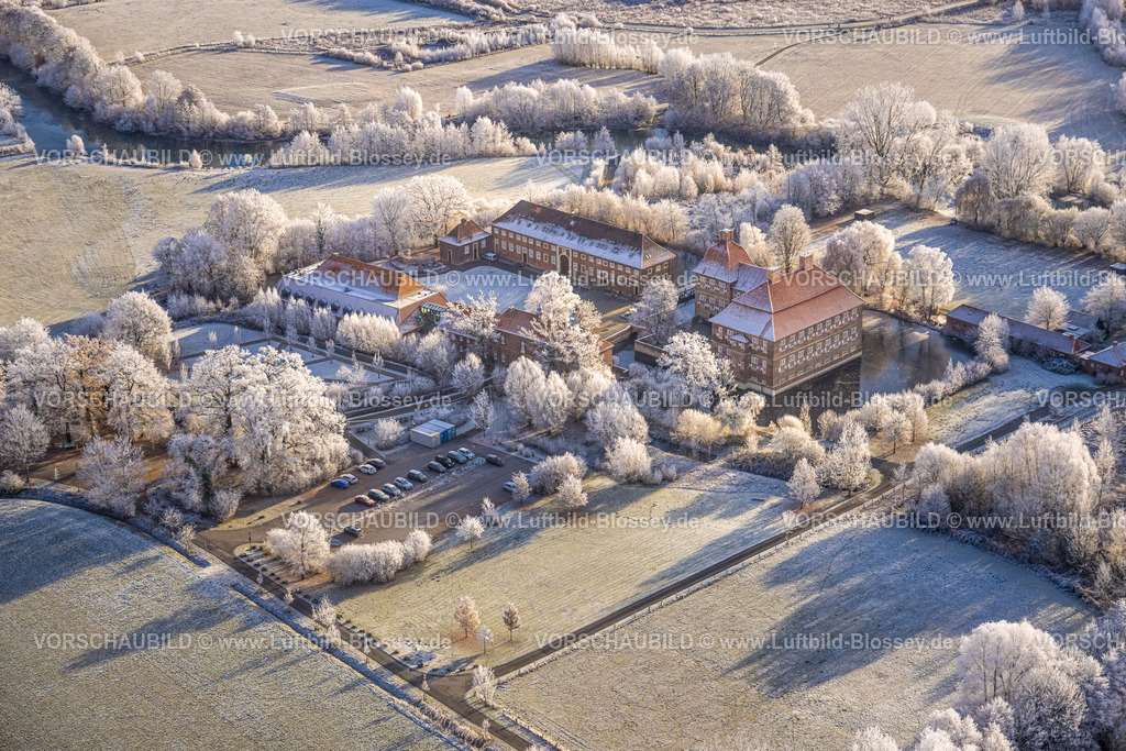 Hamm221200043SchlossOberwerries | Luftbild, Schloss Oberwerries, Wasserschloss in winterlichen Lippeauen, Heessen, Hamm, Ruhrgebiet, Nordrhein-Westfalen, Deutschland