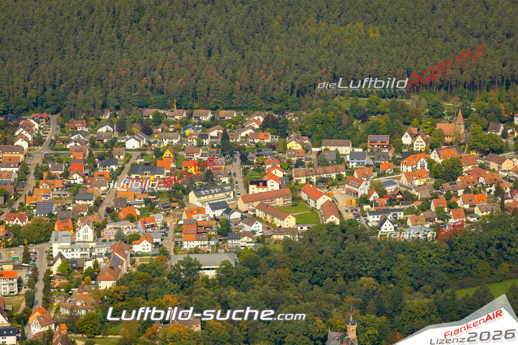 Aktuelles Luftbild von  Schwarzenbruck - Die Luftaufnahme wurde 2022 mittels UL-Flugzeug erstellt ( keine Drohne ) - hochauflösende Kamera-Systeme von  Canon -Beste Qualität - Für grossformatige Ausdrucke geeignet. Die Geschenkidee !