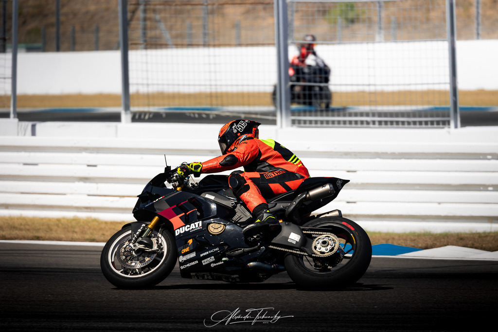 Ducati Trackday Hockenheimring 2026 | Entdecken Sie die faszinierende Welt von Alexander Tschuncky Arts: Kreative Fotografie, atemberaubende Automobilkunst und hochwertiger Bilderdruck. Lassen Sie sich inspirieren! - Realisiert mit Pictrs.com